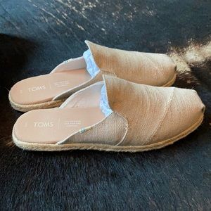 Toms “Nova” shoes